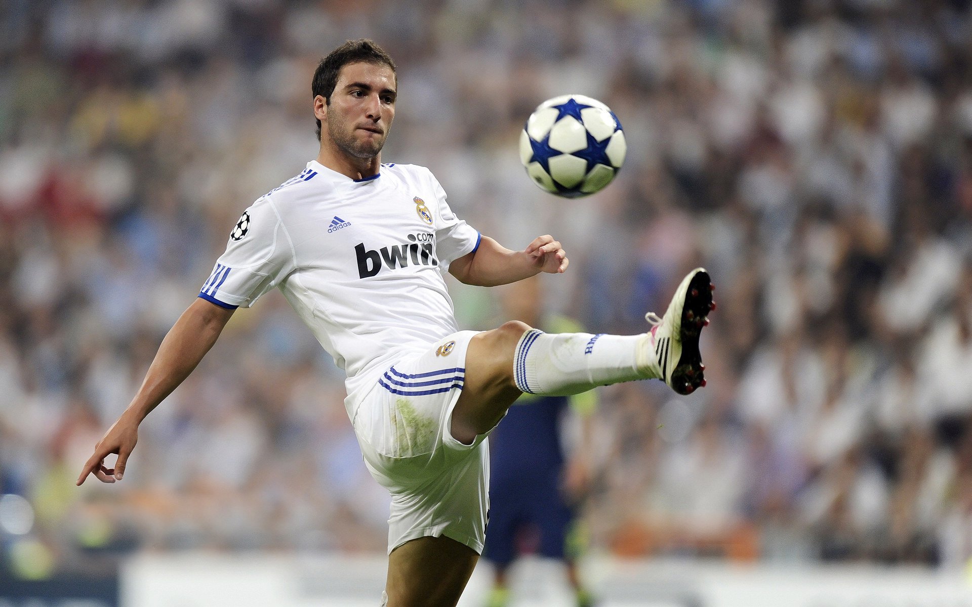 奥运周期关键战之夜,西亚卡姆用防守,为祖国刻下通往巴黎的坐标